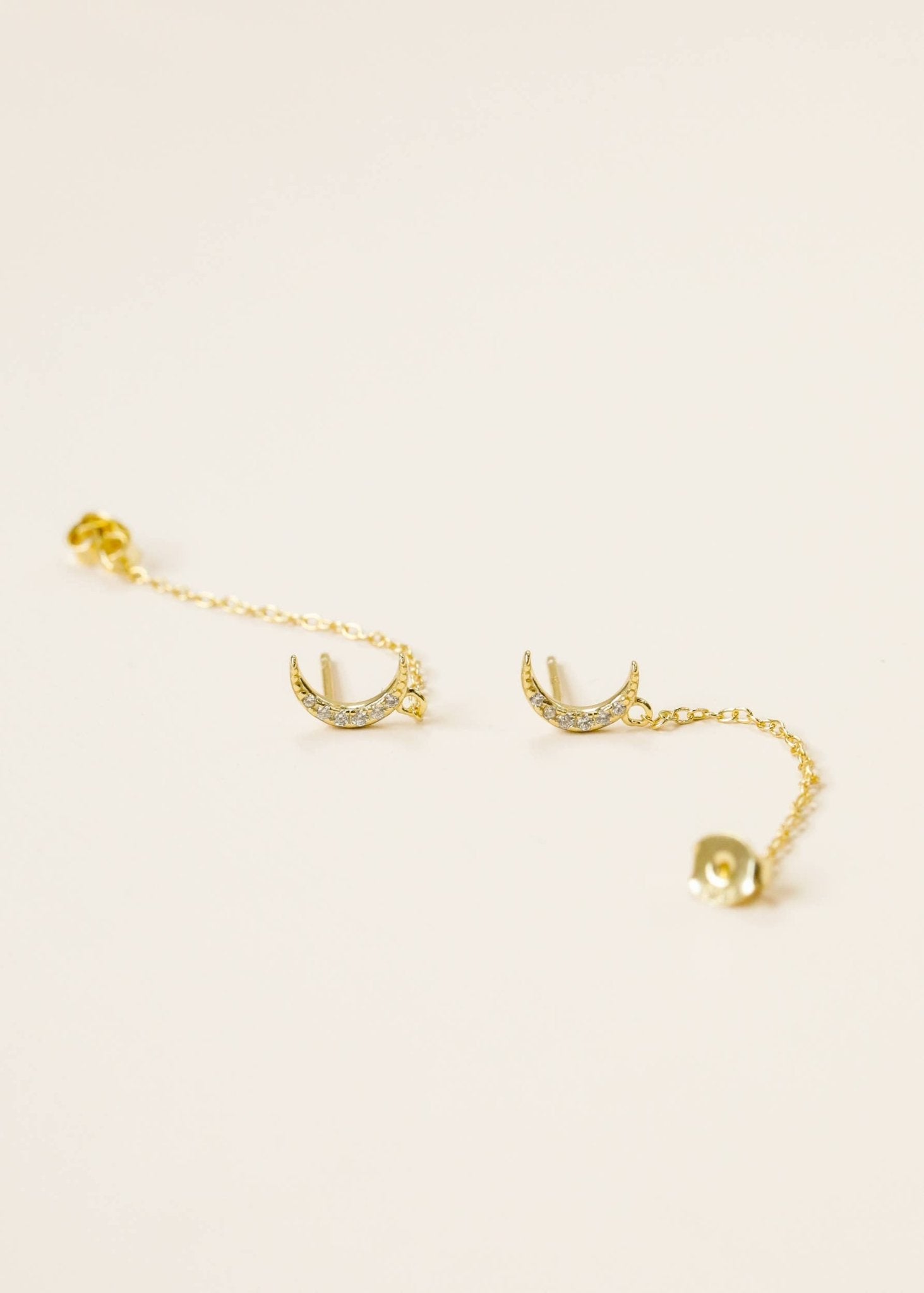 Chain Huggie - Moon - Earring - Spiral Circle