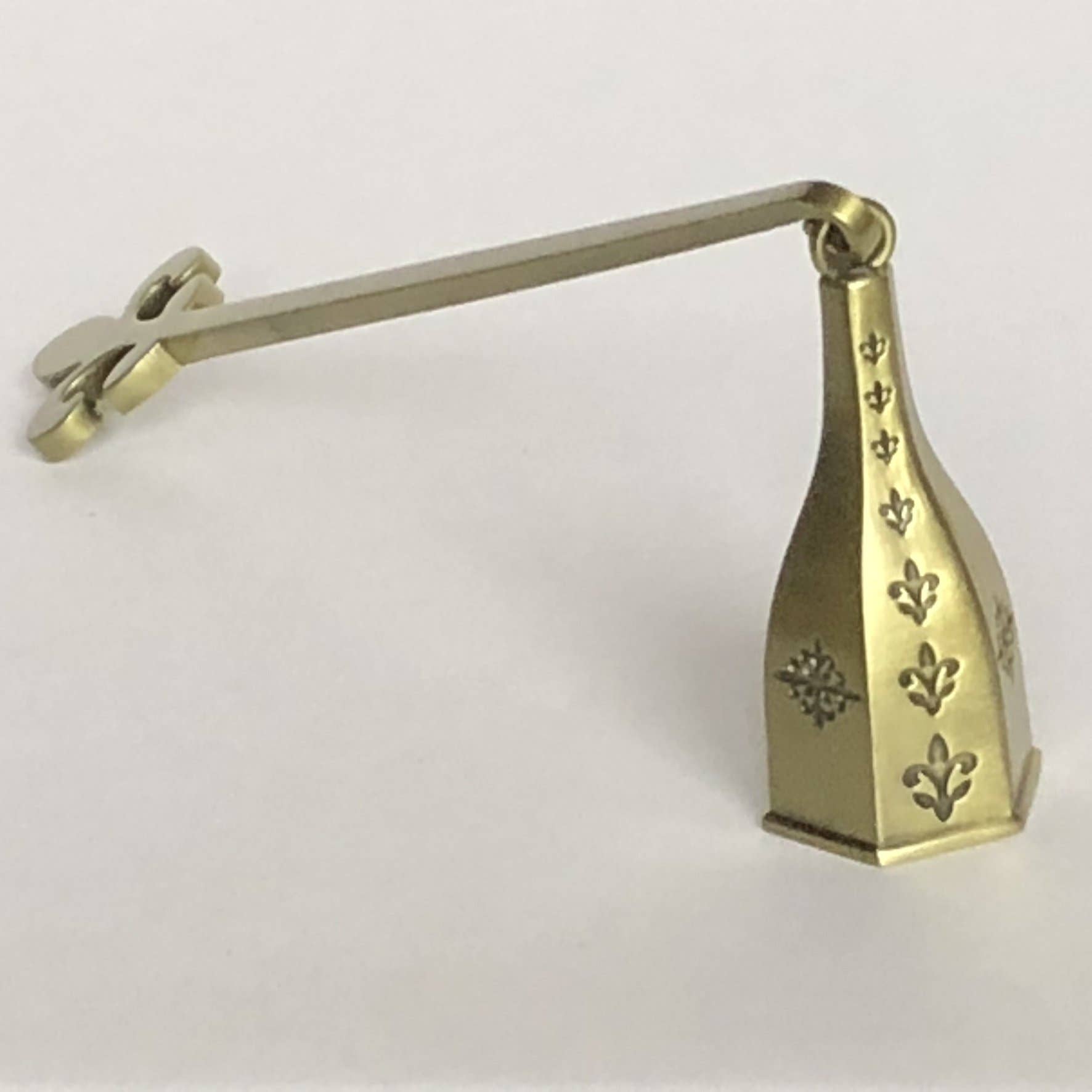 Fleur De Lis Snuffer With Antique Brass Finish - Spiral Circle