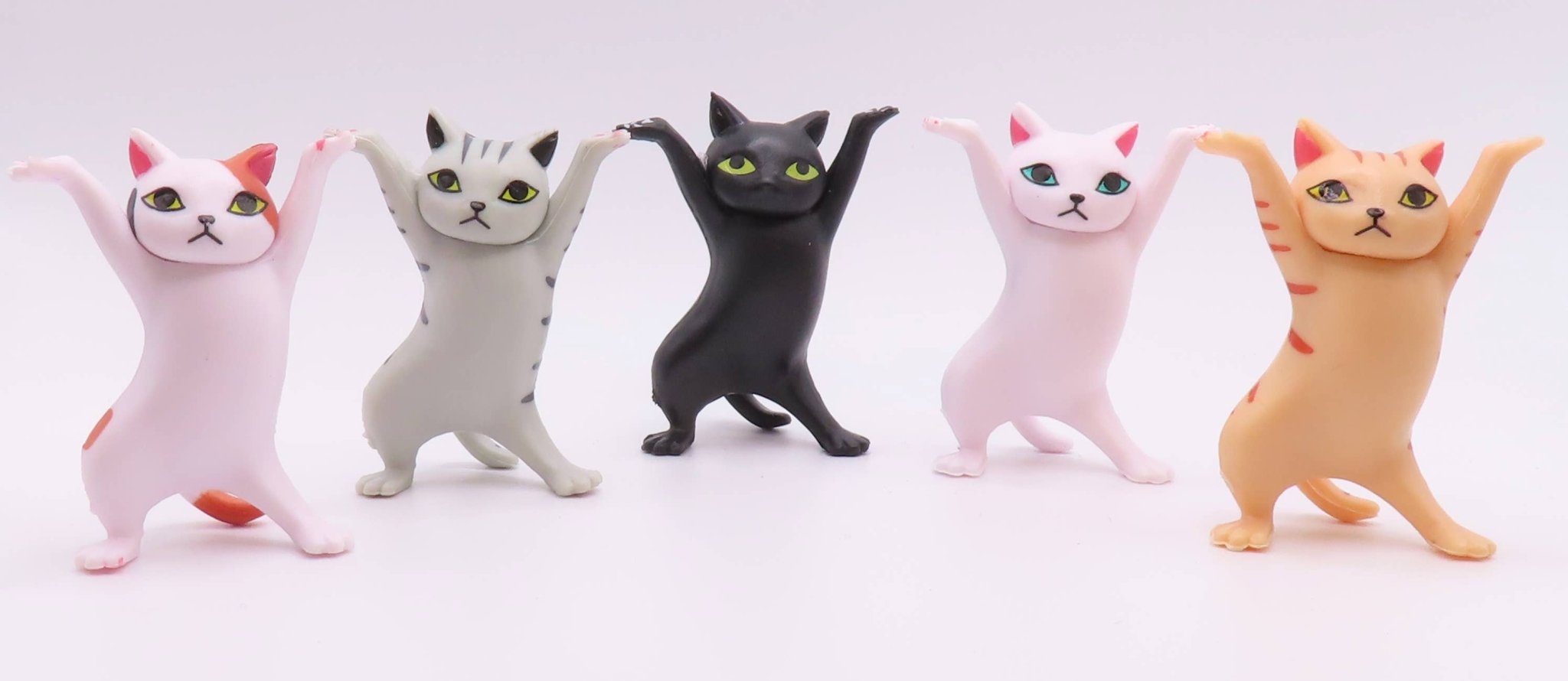 Figurine - Dancing Cat - Spiral Circle