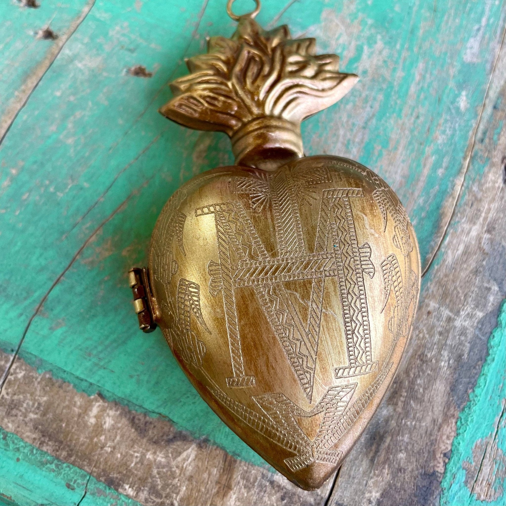 Sacred Heart Locket Box - Spiral Circle